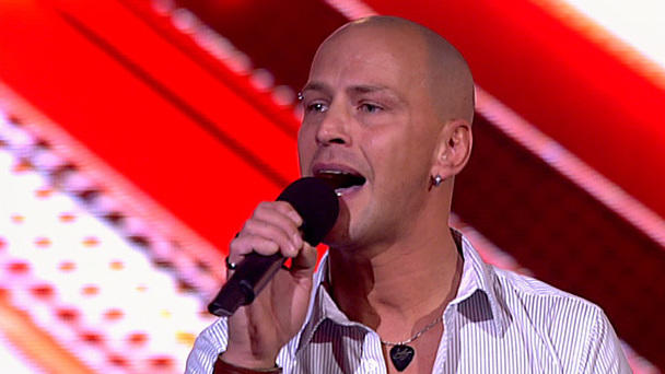 Schubi singt "It's My Life" für seinen toten Freund Schubi singt "It's My Life" für seinen toten Freund