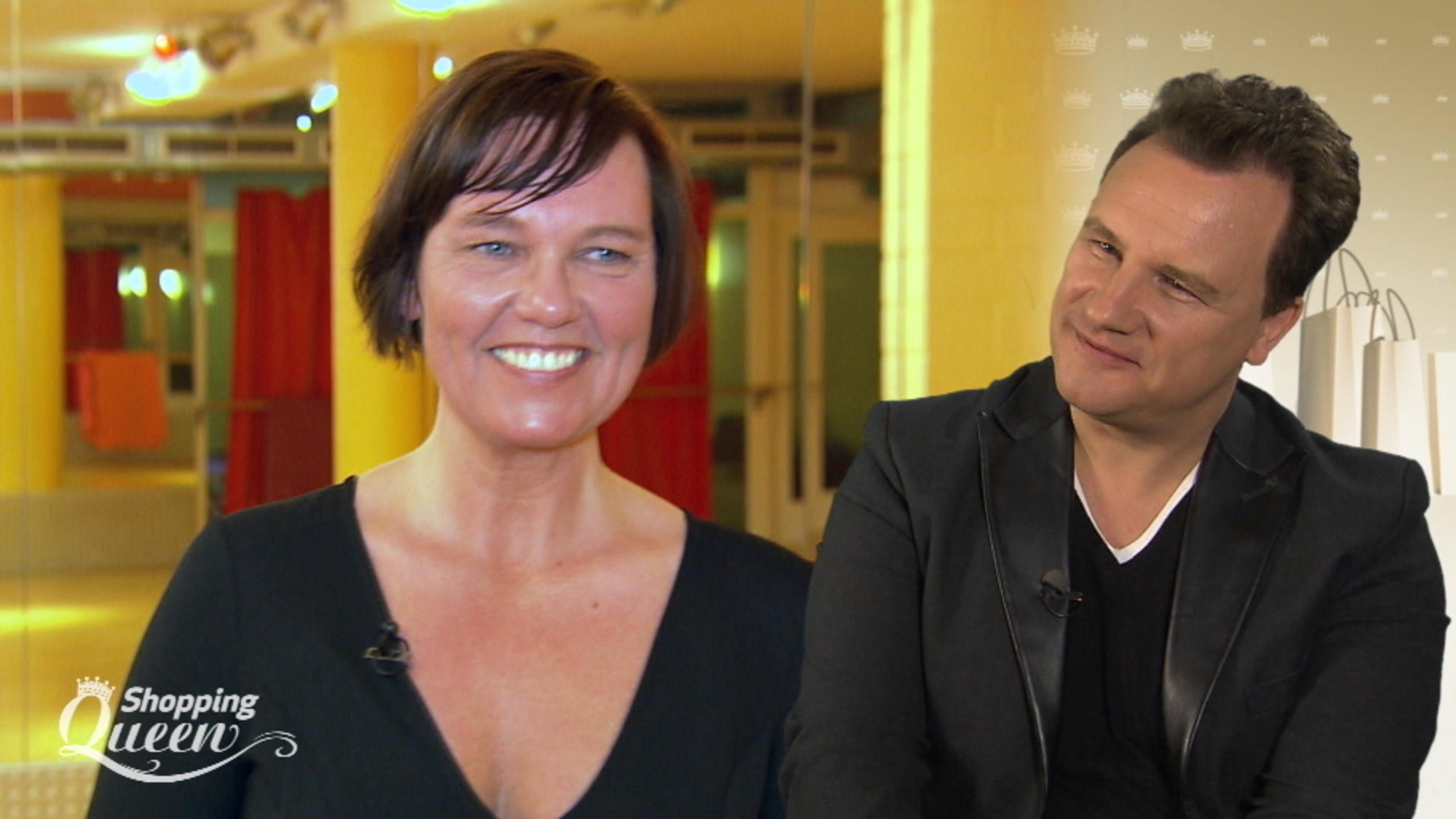 Claudia legt gerne eine flotte Sohle aufs Parkett Claudia legt gerne eine flotte Sohle aufs Parkett
