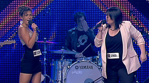 Jennifer & Monique verhauen „Fighter“ Jennifer & Monique verhauen „Fighter“