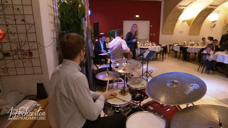 Hier kann nur Helene Fischer helfen Hier kann nur Helene Fischer helfen