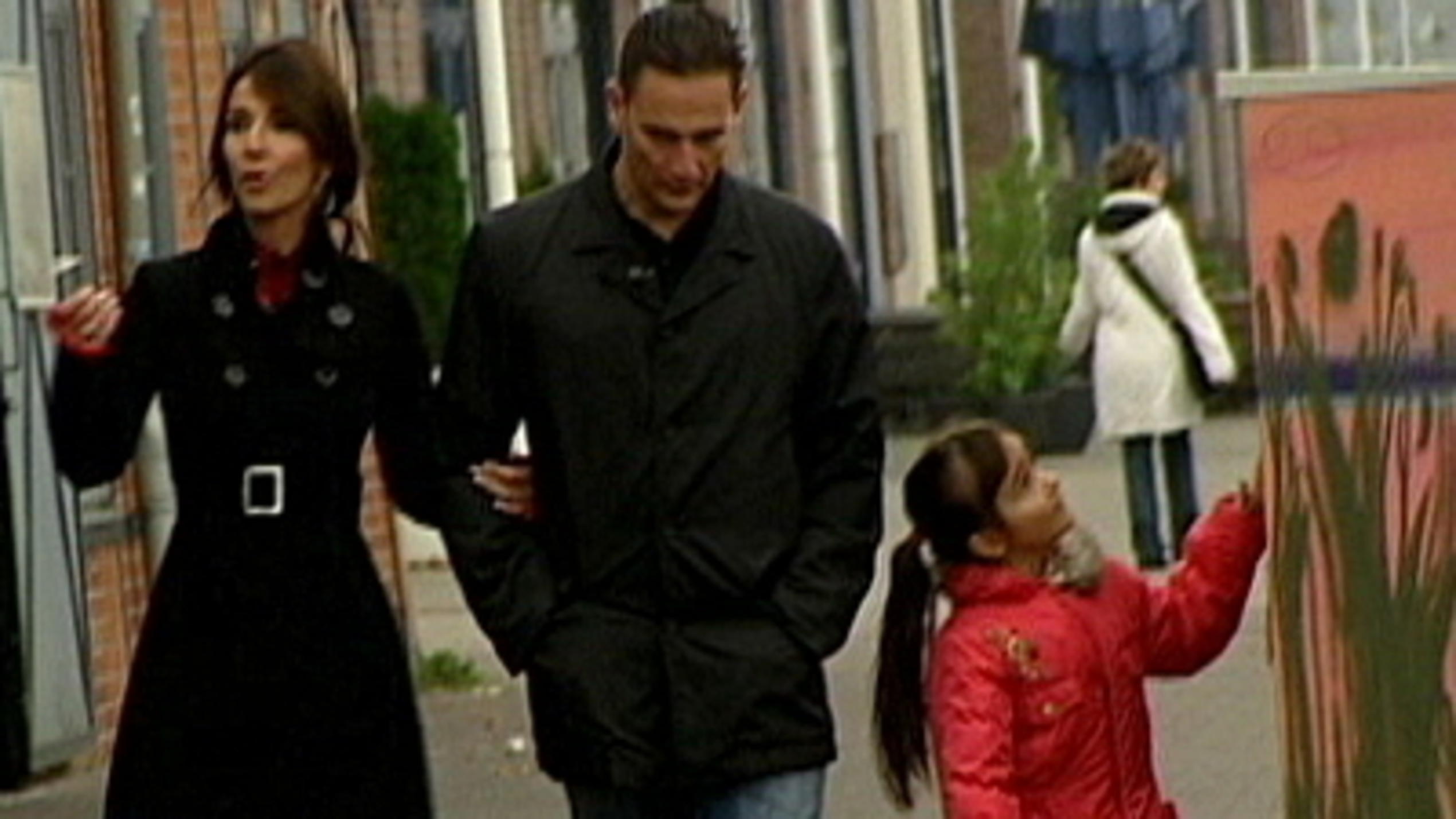 Muss die kleine Jolina ohne ihren Vater auskommen? Muss die kleine Jolina ohne ihren Vater auskommen?
