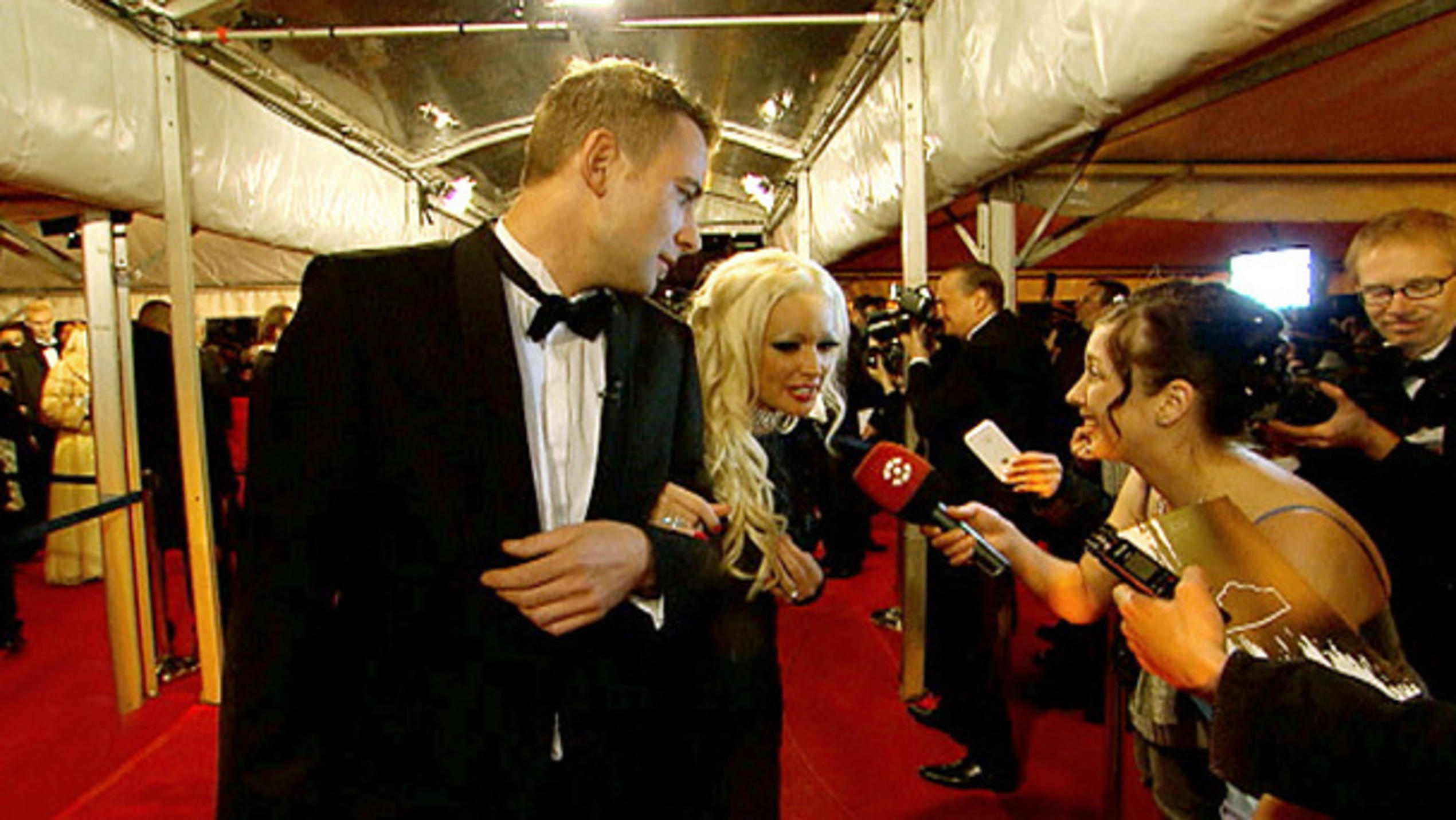 Daniela Katzenberger beim Dresdner Opernball Daniela Katzenberger beim Dresdner Opernball