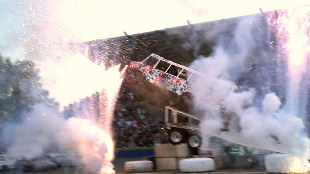 Spektakulärer Schulbus-Stunt Spektakulärer Schulbus-Stunt