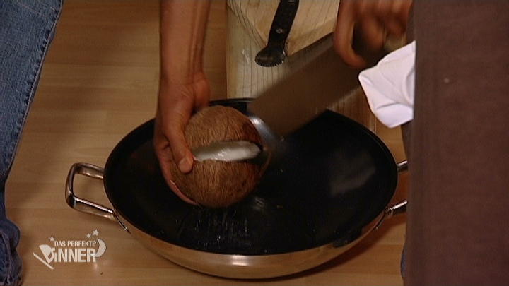 Emile knackt die Kokosnuss Emile knackt die Kokosnuss