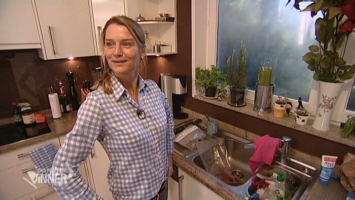 Dinner-Gastgeberin Karolin zeigt sich als Kämpfernatur Dinner-Gastgeberin Karolin zeigt sich als Kämpfernatur