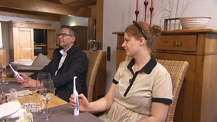 Zaghafte Zahnbürsten-Ziehung bei Olaf Zaghafte Zahnbürsten-Ziehung bei Olaf