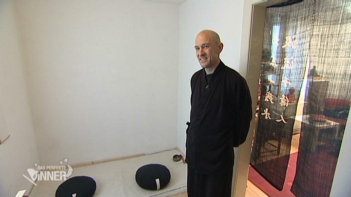 Gregor demonstriert seine Zen-Meditation Gregor demonstriert seine Zen-Meditation