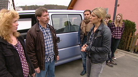 Panagiota Petridou hilft einer Großfamilie Panagiota Petridou hilft einer Großfamilie