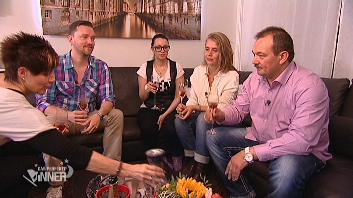 Erstes Kennenlernen bei Gabi Erstes Kennenlernen bei Gabi