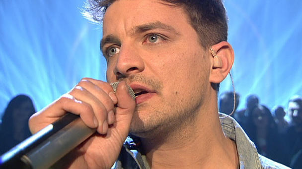 David Pfeffer singt den Siegersong David Pfeffer singt den Siegersong