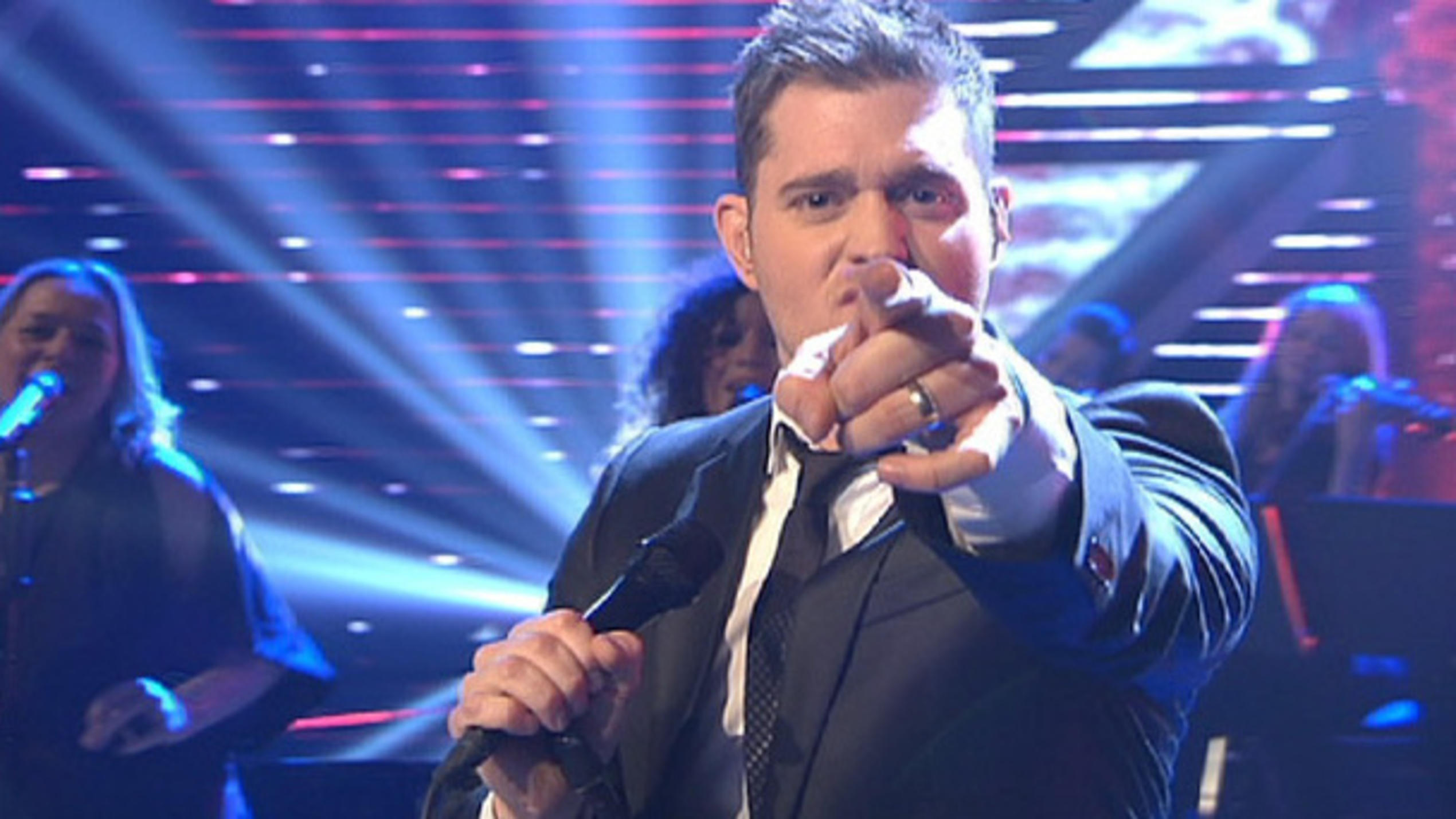 Showact Michael Bublé mit "Baby Please Come Home" Showact Michael Bublé mit "Baby Please Come Home"