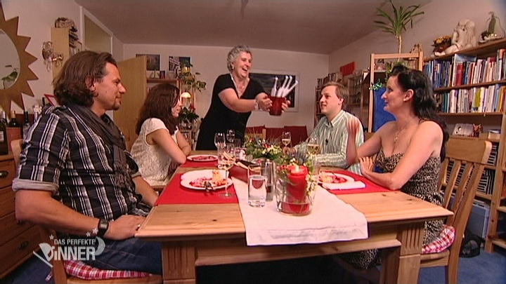 Wen trifft die Zahnbürste bei Kerstin? Wen trifft die Zahnbürste bei Kerstin?