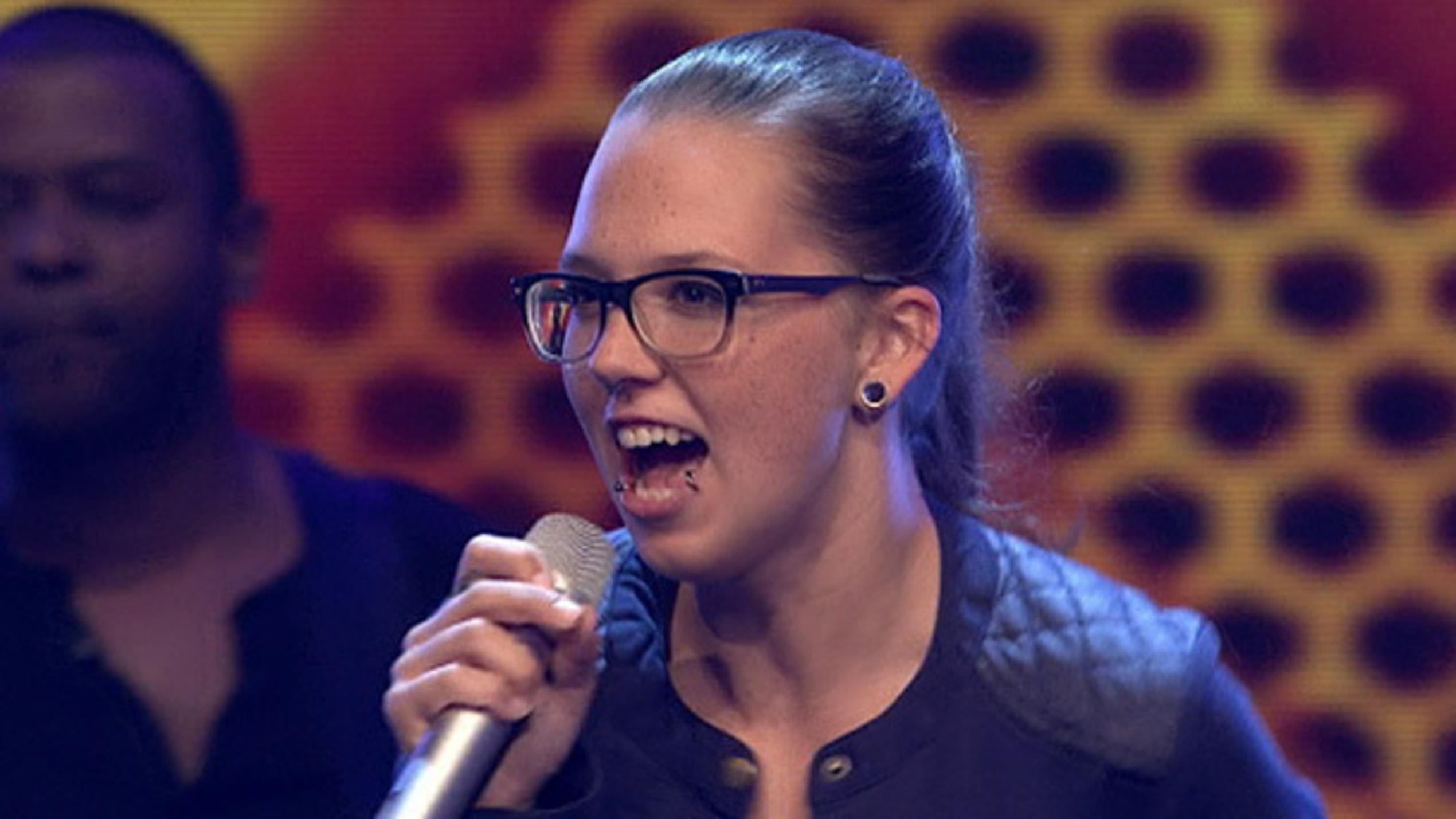 Stefanie Heinzmann singt "Show Me the Way" Stefanie Heinzmann singt "Show Me the Way"
