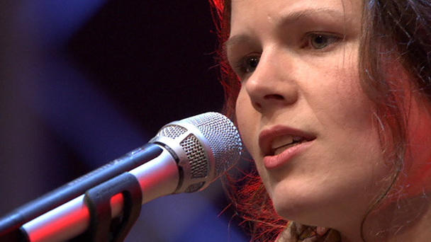 Isabella Mayer - von Baustelle auf Glamour-Bühne Isabella Mayer - von Baustelle auf Glamour-Bühne