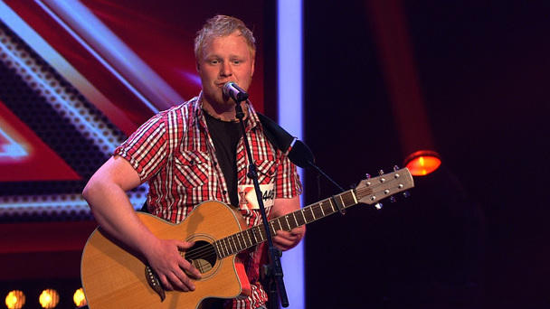 Björn singt beim Casting seinen eigenen Song Björn singt beim Casting seinen eigenen Song