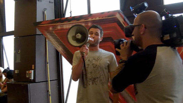 Eine Gewinnspiel-Moderation mit dem Megaphone Eine Gewinnspiel-Moderation mit dem Megaphone