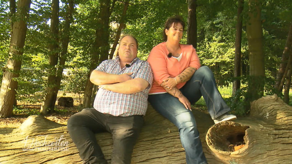 Sandra und Lars sind auf der Imbissfahrt ins Glück Sandra und Lars sind auf der Imbissfahrt ins Glück