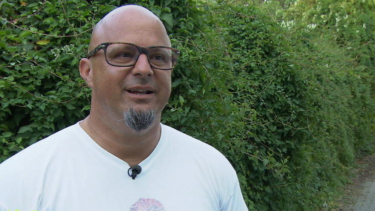 Deffi muss mit anpacken Deffi muss mit anpacken