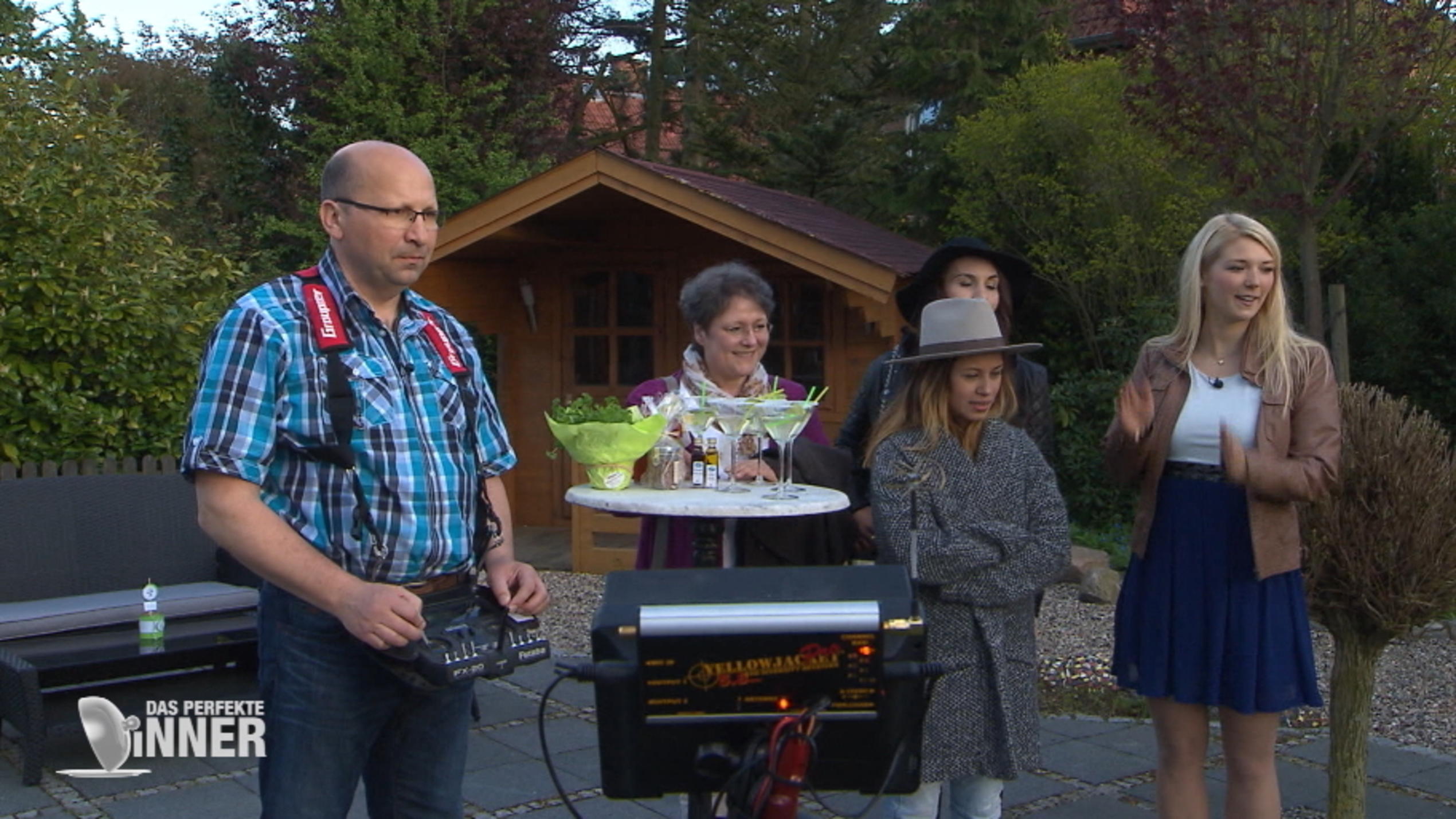 Hobbytüftler Jörg präsentiert seinen Multicopter Hobbytüftler Jörg präsentiert seinen Multicopter