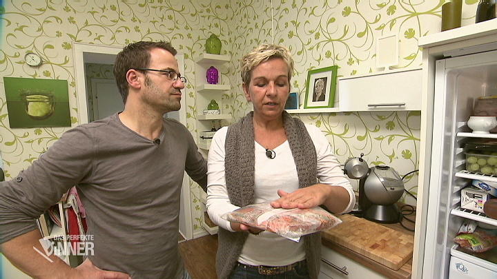 Elke und Michael erlegen das Hauptgericht Elke und Michael erlegen das Hauptgericht