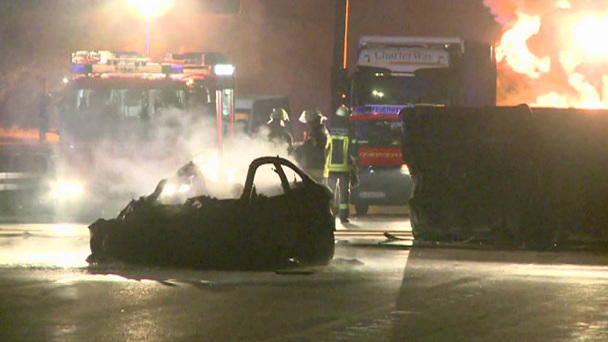 Unfallakte Degerloch: 40 Meter hohe Flammen Unfallakte Degerloch: 40 Meter hohe Flammen