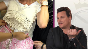 Claudia greift zum Häkel-Top Claudia greift zum Häkel-Top