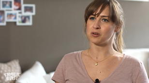 Julia möchte gerne in ein eigenes Haus umziehen Julia möchte gerne in ein eigenes Haus umziehen