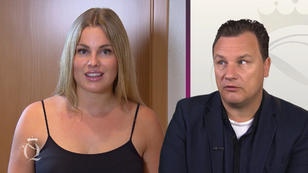 "Sie ist eine sehr hübsche Blondine" "Sie ist eine sehr hübsche Blondine"