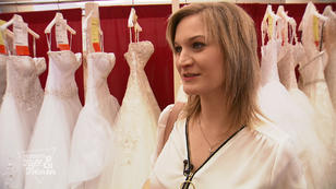 Stefanie braucht ein schwangerschaftstaugliches Kleid Stefanie braucht ein schwangerschaftstaugliches Kleid