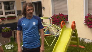 Für den Pool geben Michael und Dustin alles Für den Pool geben Michael und Dustin alles