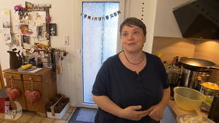 Melanie freut sich auf ihre Gäste Melanie freut sich auf ihre Gäste