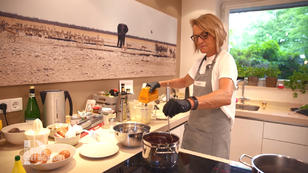 Astrid platzt vor Ehrgeiz Astrid platzt vor Ehrgeiz