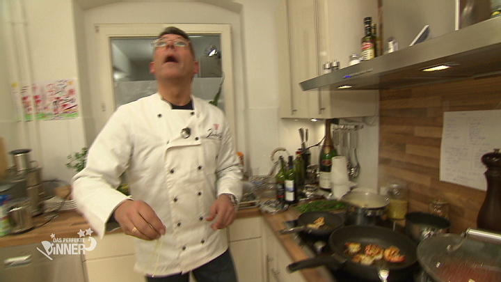 Gastgeber Rudolf schmeißt mit Pasta um sich! Gastgeber Rudolf schmeißt mit Pasta um sich!