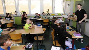 Herr Peter ist bei seiner 5. Klasse beliebt Herr Peter ist bei seiner 5. Klasse beliebt