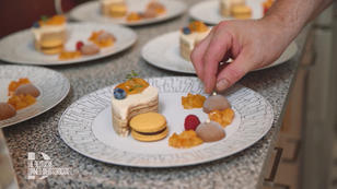 Bernds Dessert bringt die Gäste zum Lachen Bernds Dessert bringt die Gäste zum Lachen