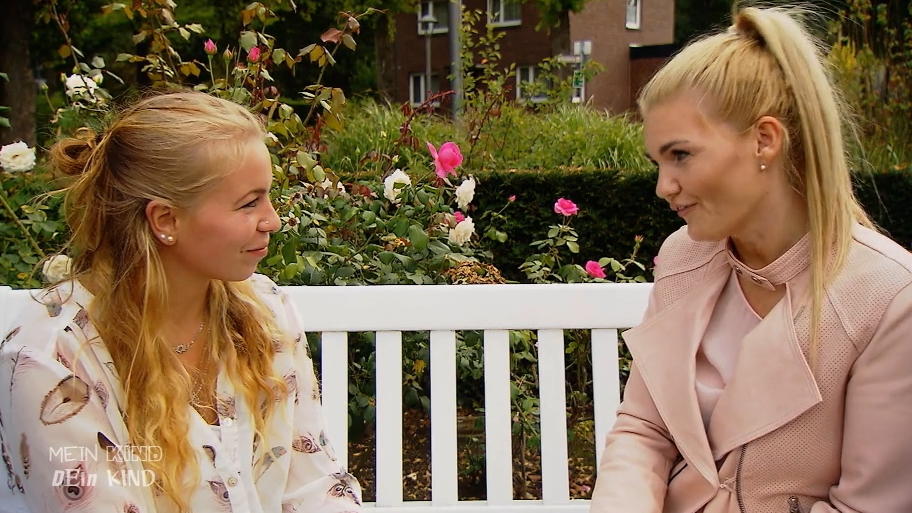 Yasemine und Elisa sprechen sich aus Yasemine und Elisa sprechen sich aus