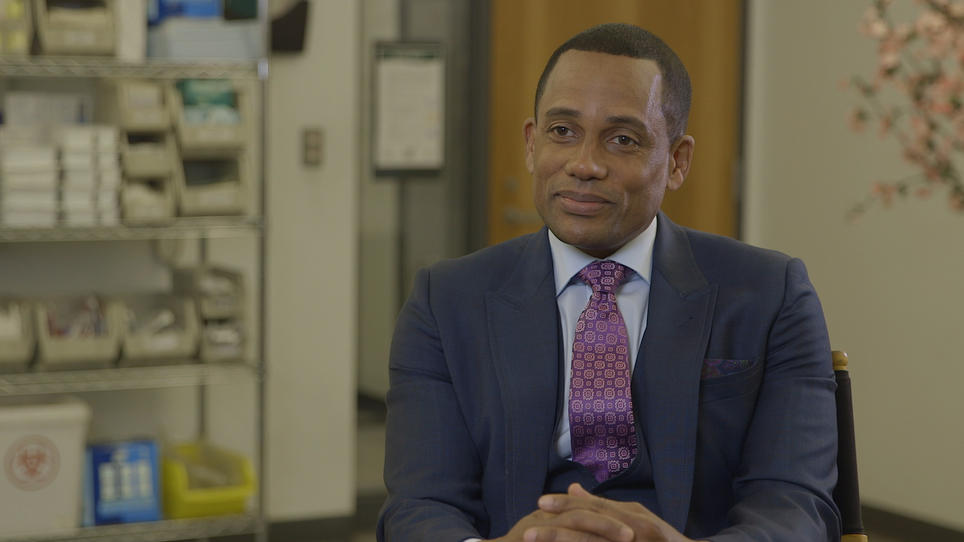 Hill Harper spielt Dr. Marcus Andrews Hill Harper spielt Dr. Marcus Andrews