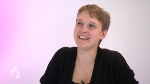 Luci ist "total begeistert" von Silkes Zweiteiler-Look Luci ist "total begeistert" von Silkes Zweiteiler-Look