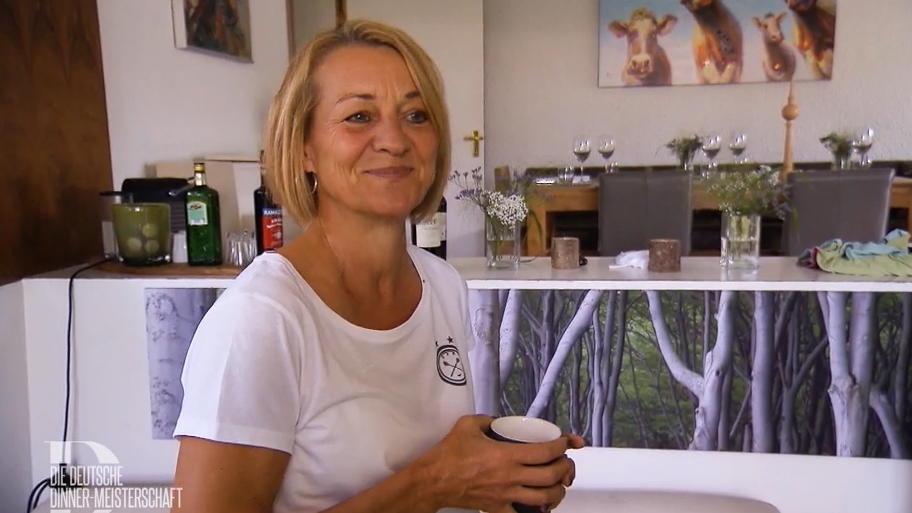 Astrid hofft auf eine gut gelaunte Runde Astrid hofft auf eine gut gelaunte Runde
