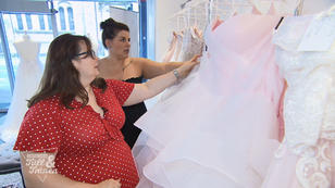 Die frischgebackene Mami Yvonne sucht ein Kleid Die frischgebackene Mami Yvonne sucht ein Kleid