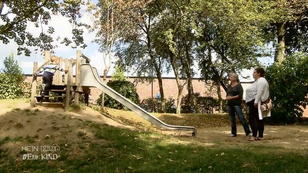 Silke spielt gerne mit Mattes auf dem Spielplatz Silke spielt gerne mit Mattes auf dem Spielplatz