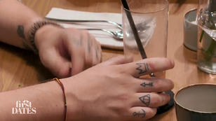 Wie kommen Lucas' Tattoos bei David an? Wie kommen Lucas' Tattoos bei David an?