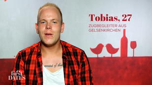 Tobias muss bei seinem Date zweimal hinschauen Tobias muss bei seinem Date zweimal hinschauen