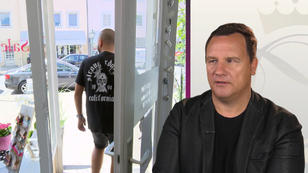 Carries Freund plant eine große Überraschung Carries Freund plant eine große Überraschung
