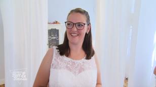 Eigentlich will Lisa wenig zeigen Eigentlich will Lisa wenig zeigen