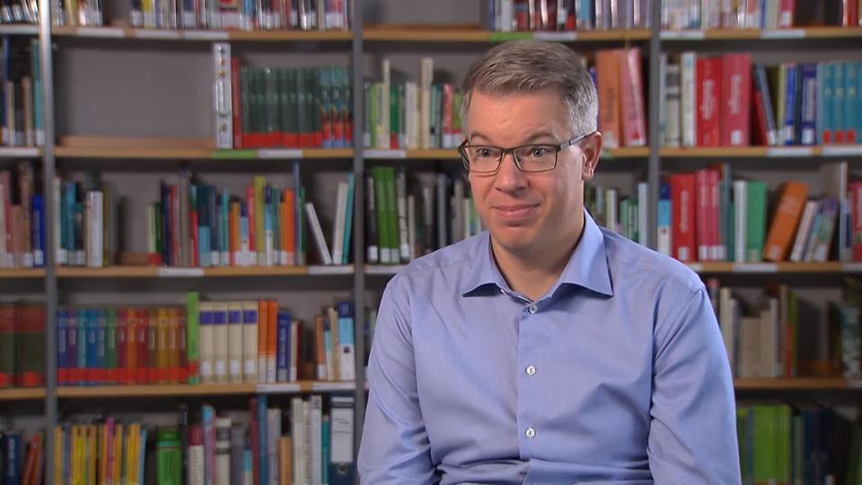 Das verrät er über seine Schulzeit Das verrät er über seine Schulzeit