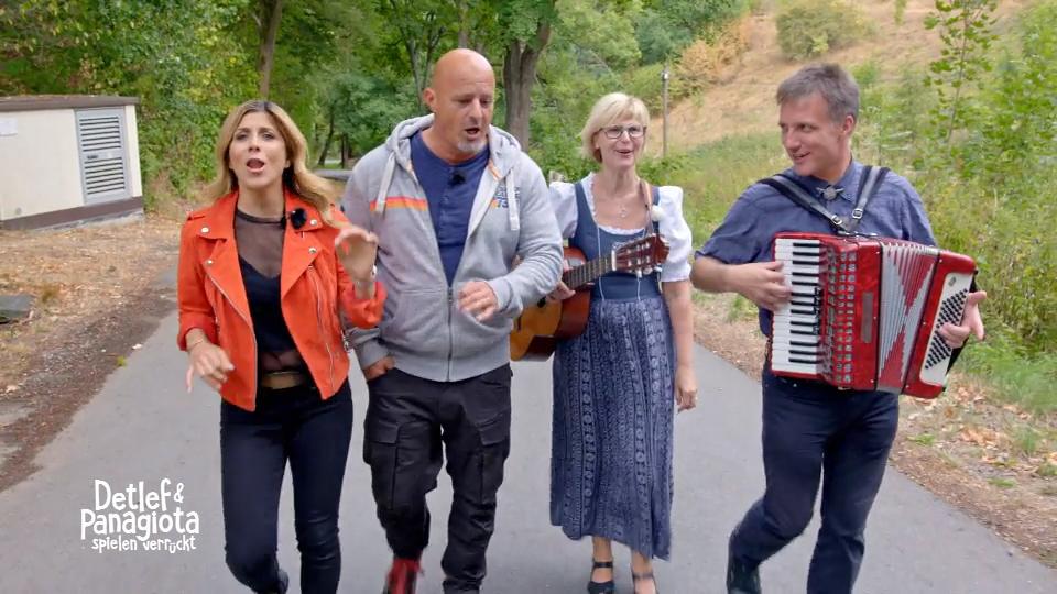 Detlef und Panagiota starten das Gesangstraining Detlef und Panagiota starten das Gesangstraining
