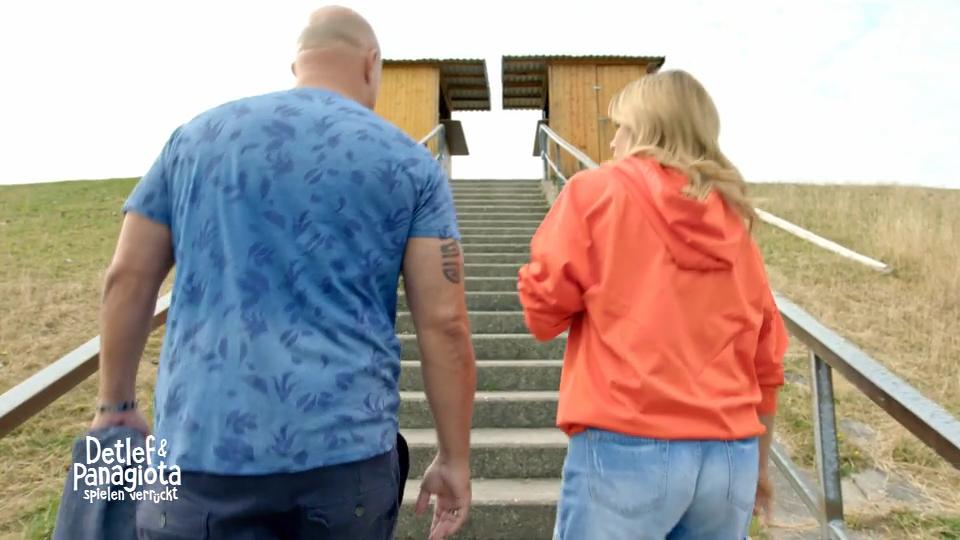 Was erwartet Detlef und Panagiota hinterm Deich? Was erwartet Detlef und Panagiota hinterm Deich?