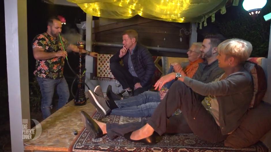 Erstmal 'ne schöne Shisha rauchen Erstmal 'ne schöne Shisha rauchen