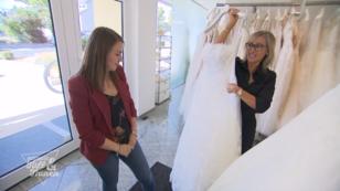 Lisa muss verschiedene Modelle probieren Lisa muss verschiedene Modelle probieren